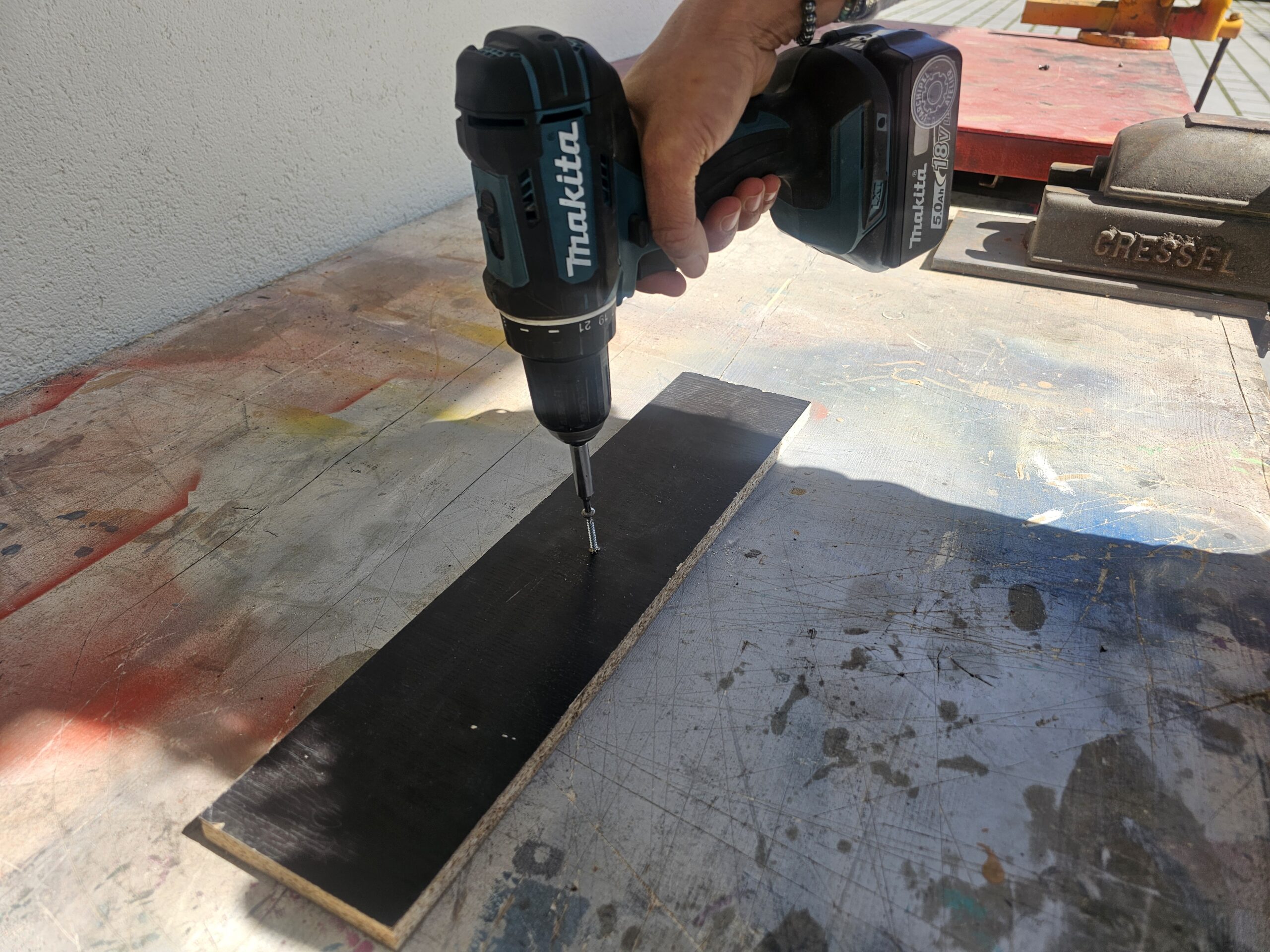 Une visseuse de la BOb