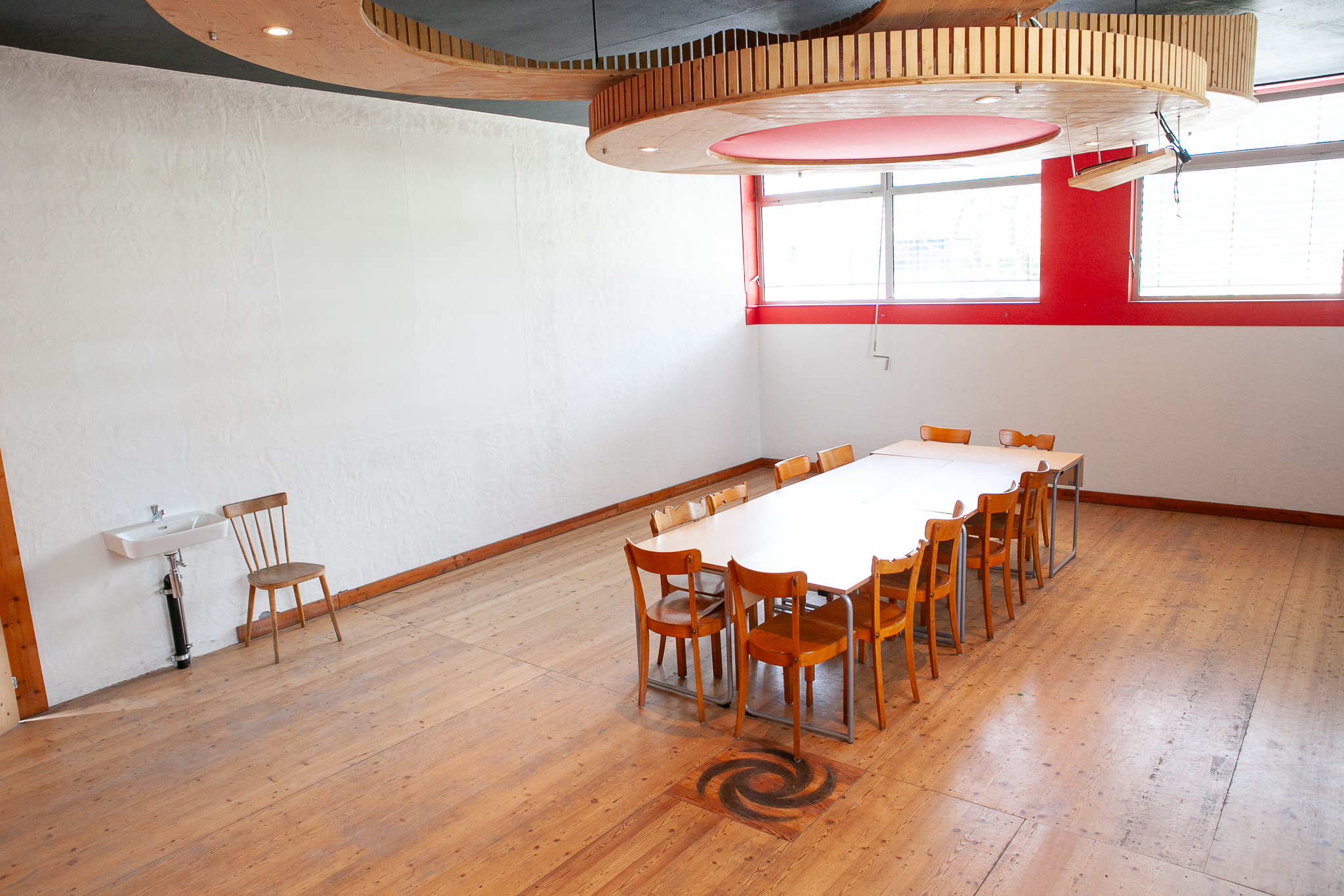 Salle rouge pour la location